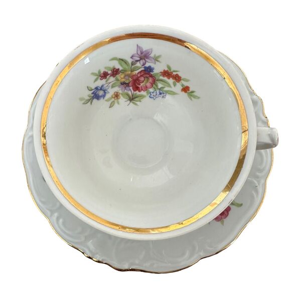 Vintage Walbrzych Footed Teacup Saucer Set White Floral Gold Trim Porcelain - Picture 3 of 9